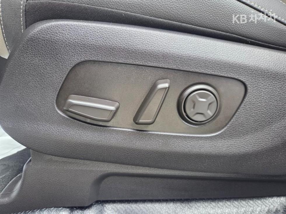 Kia Carnival — miniaturë 15