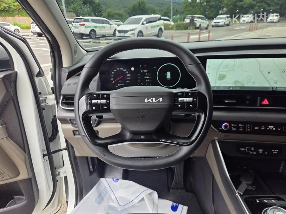Kia Carnival — miniaturë 18