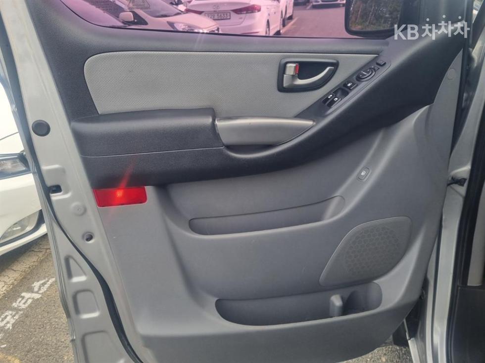 Hyundai Starex — miniaturë 10