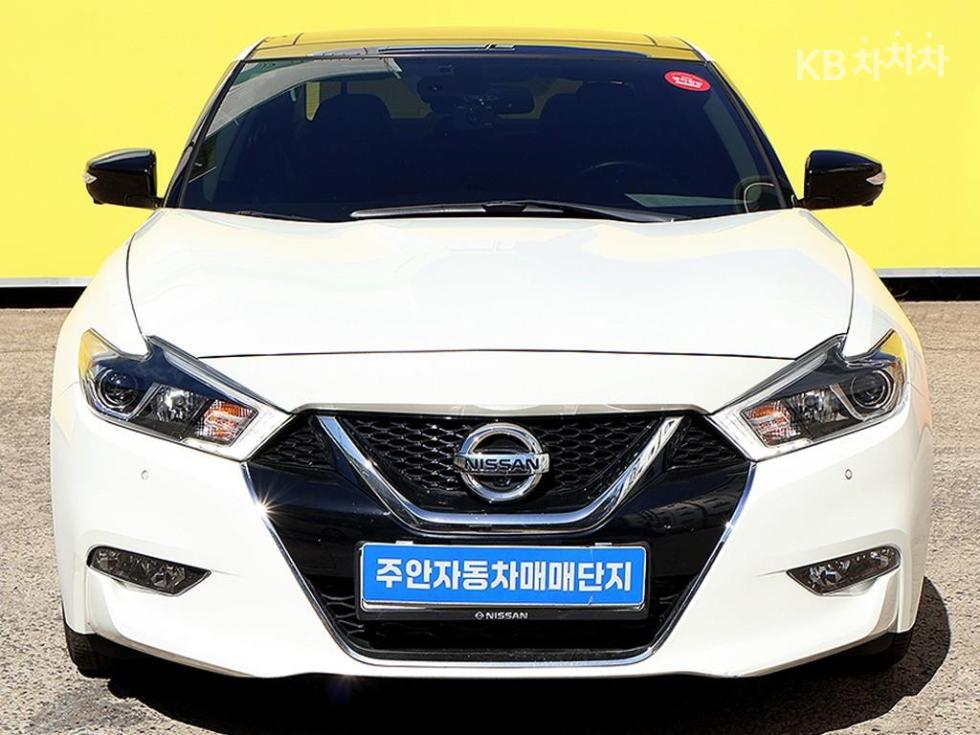 Nissan Maxima