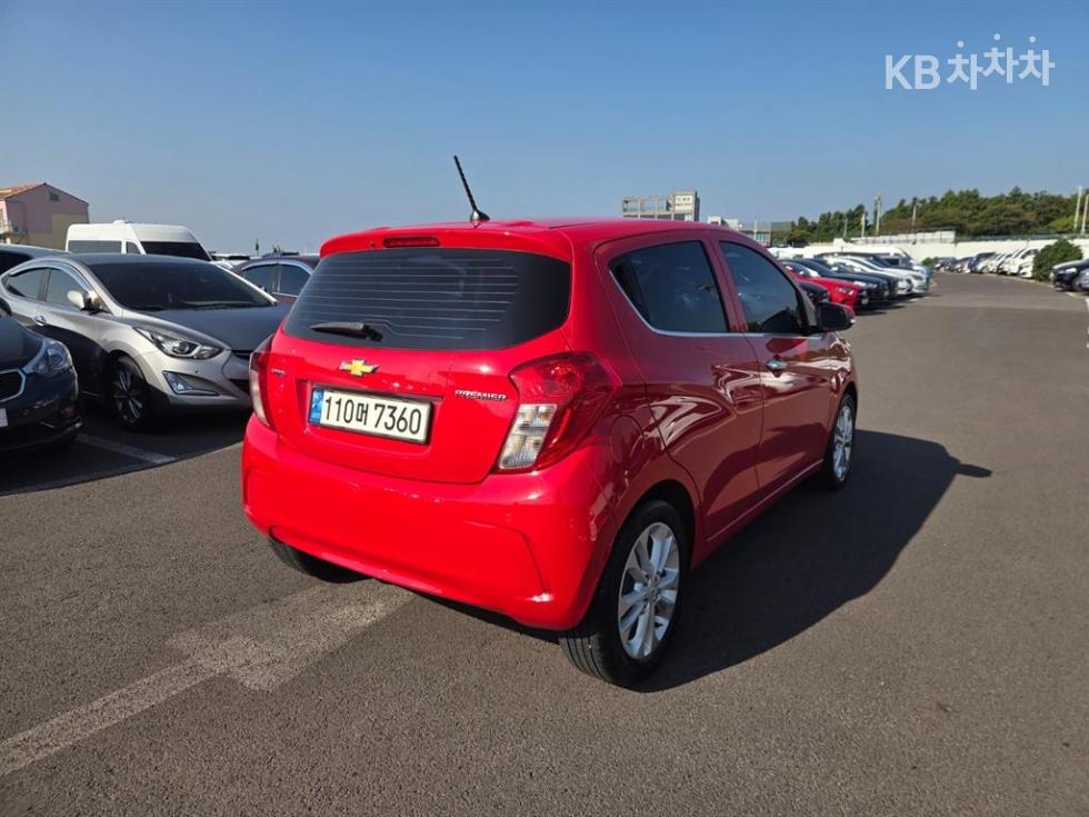 GM Korea Chevrolet Spark BASE MODEL — фото 3