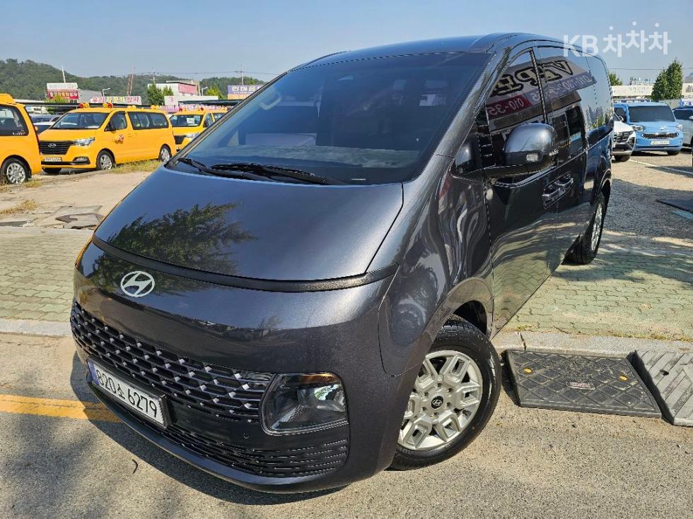 Hyundai Staria