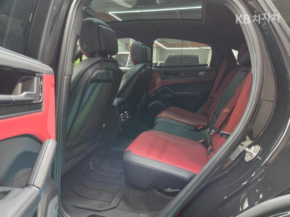 Porsche Cayenne — miniaturë 6