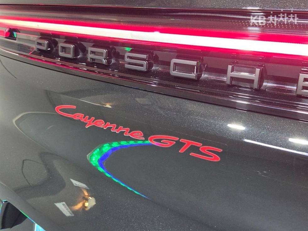 Porsche Cayenne — miniaturë 18