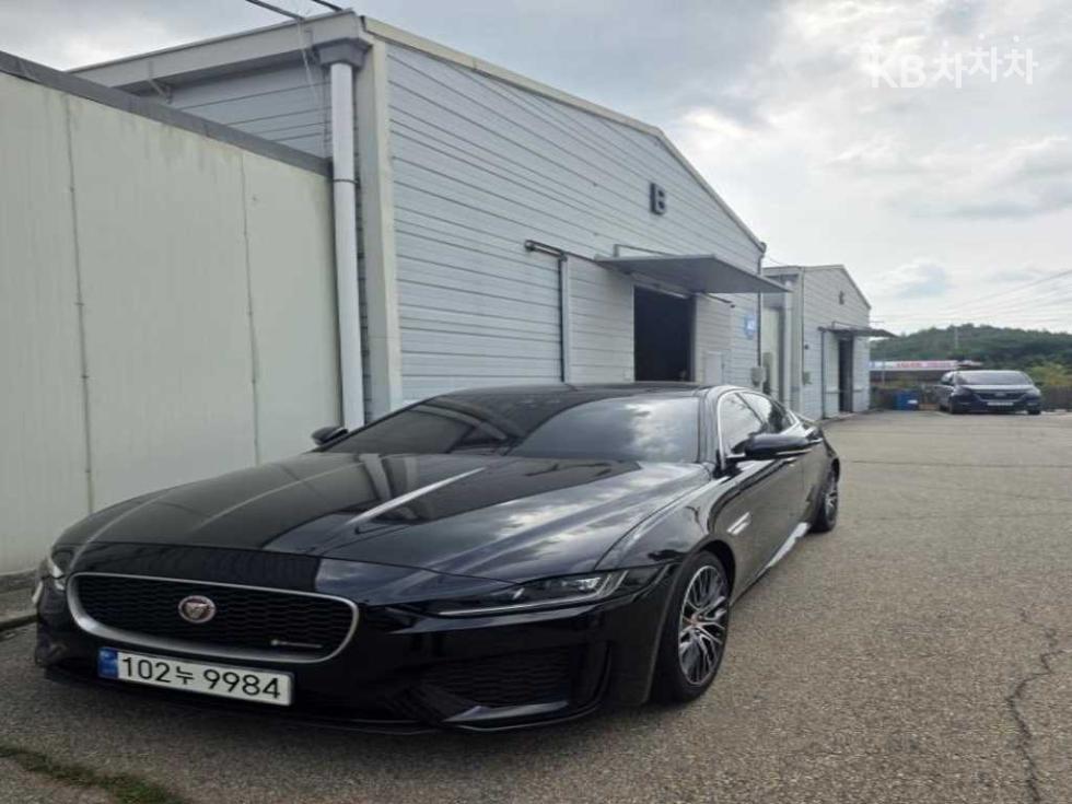 Jaguar XE
