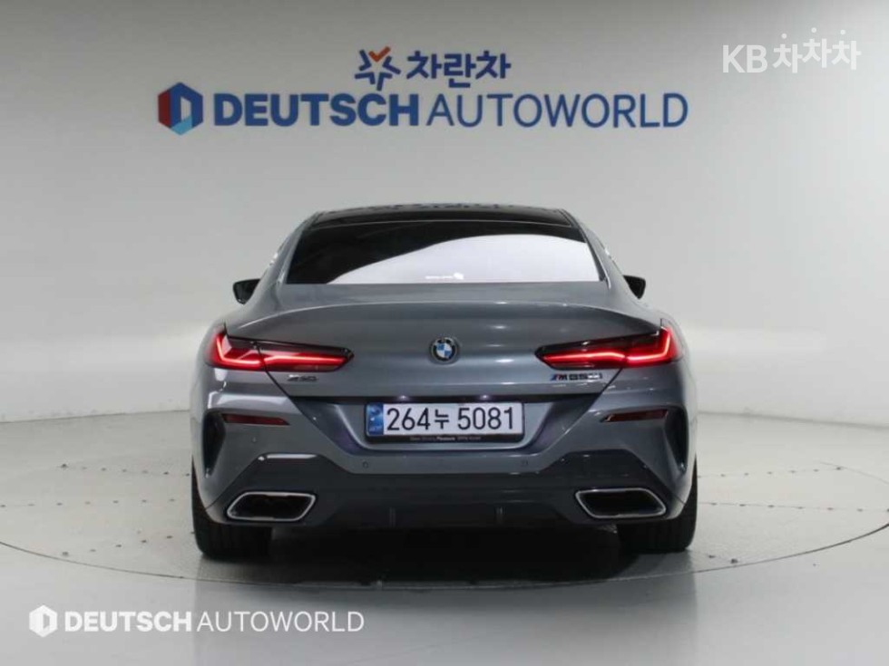 BMW 8 Series BASE MODEL — фото 4