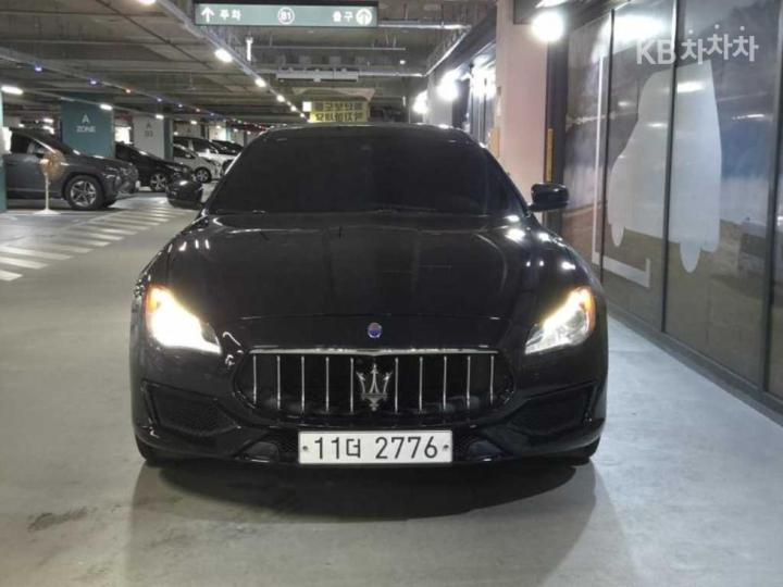 Maserati Quattroporte — miniaturë 2