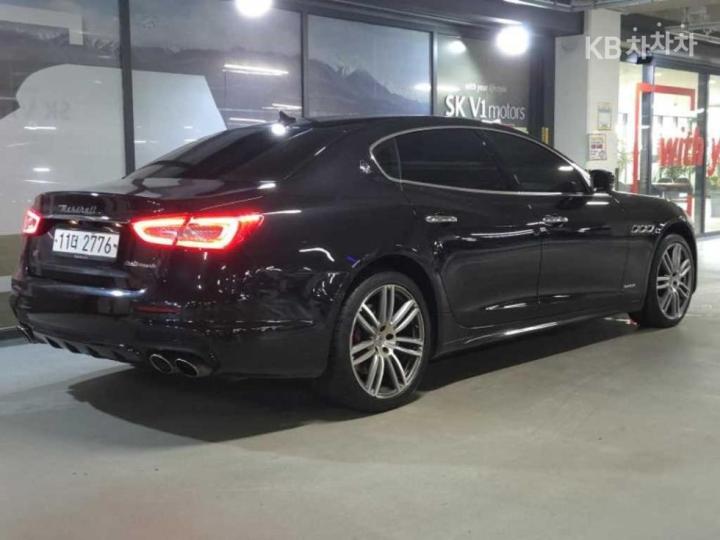 Maserati Quattroporte — miniaturë 4