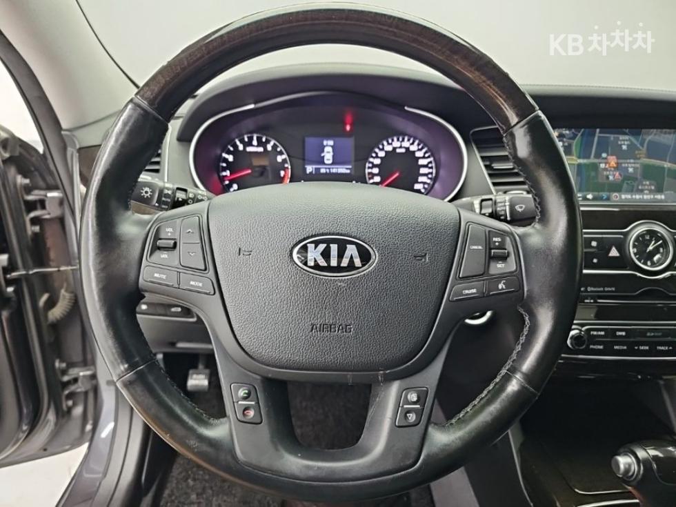 Kia K7 — miniaturë 8