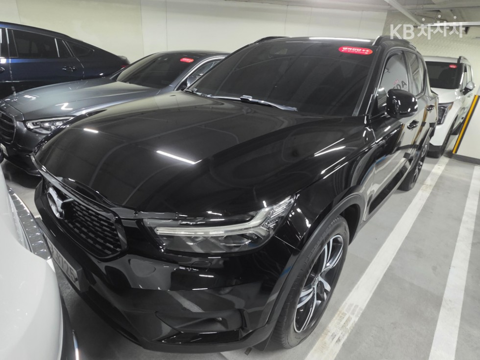 فولفو XC40