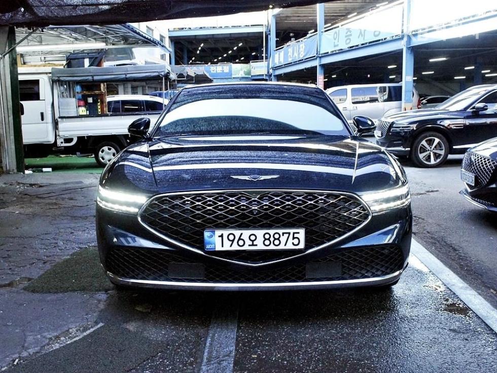 Genesis G90