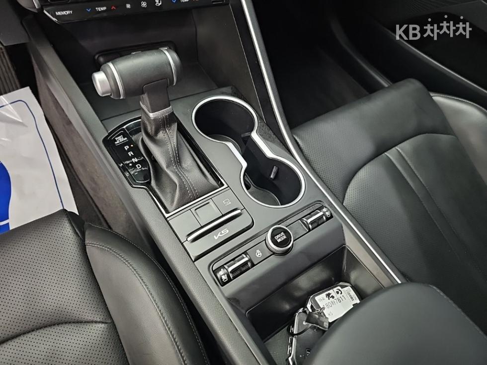 Kia K5 — miniaturë 8