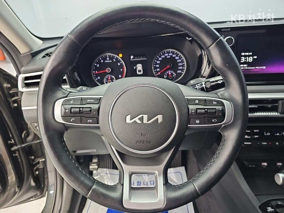 Kia K5 — miniaturë 9