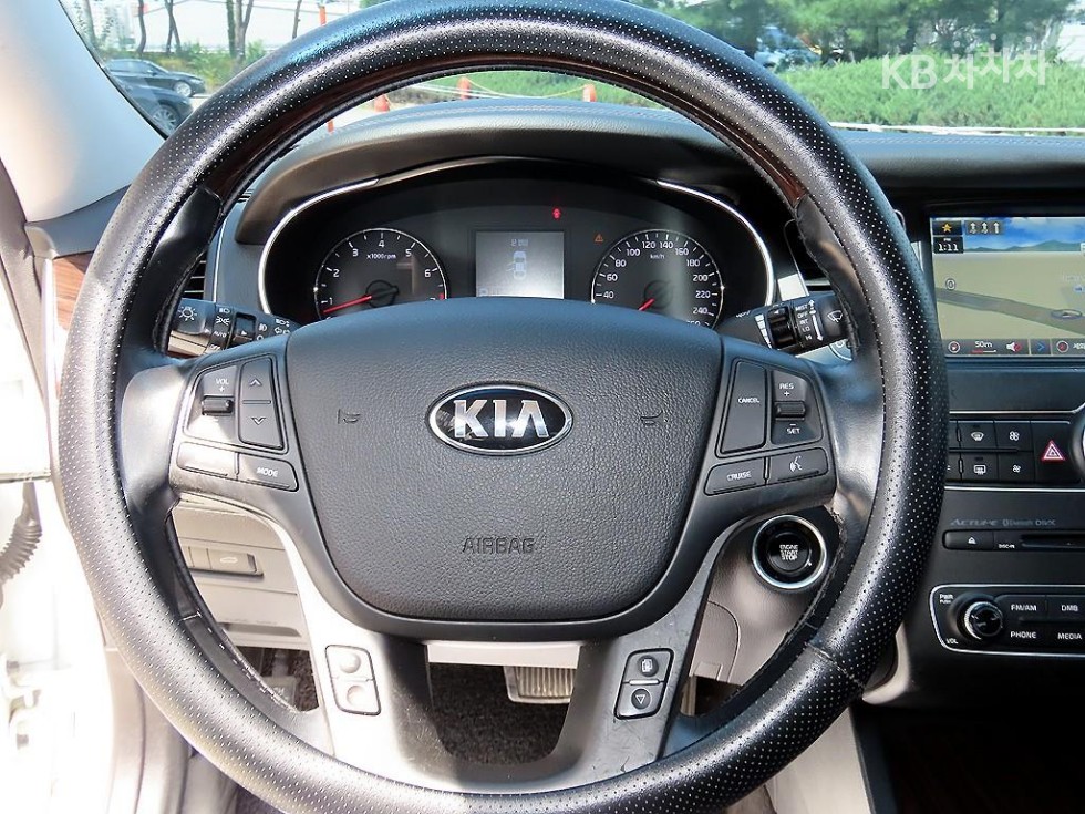 Kia K7 — miniaturë 8