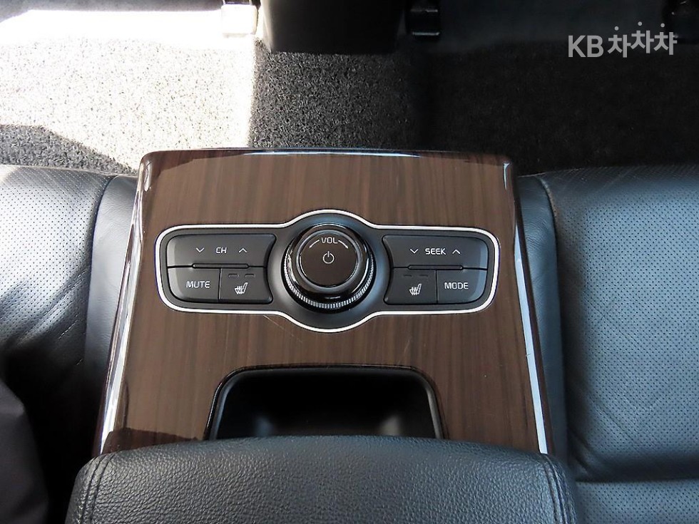 Kia K7 — miniaturë 18