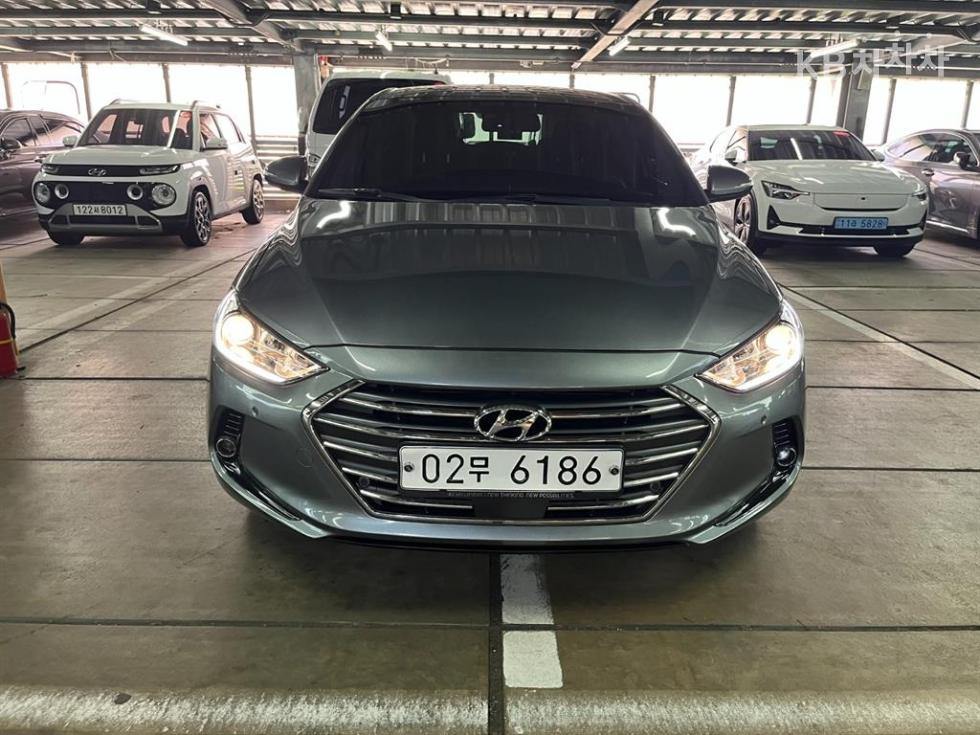 Hyundai Elantra