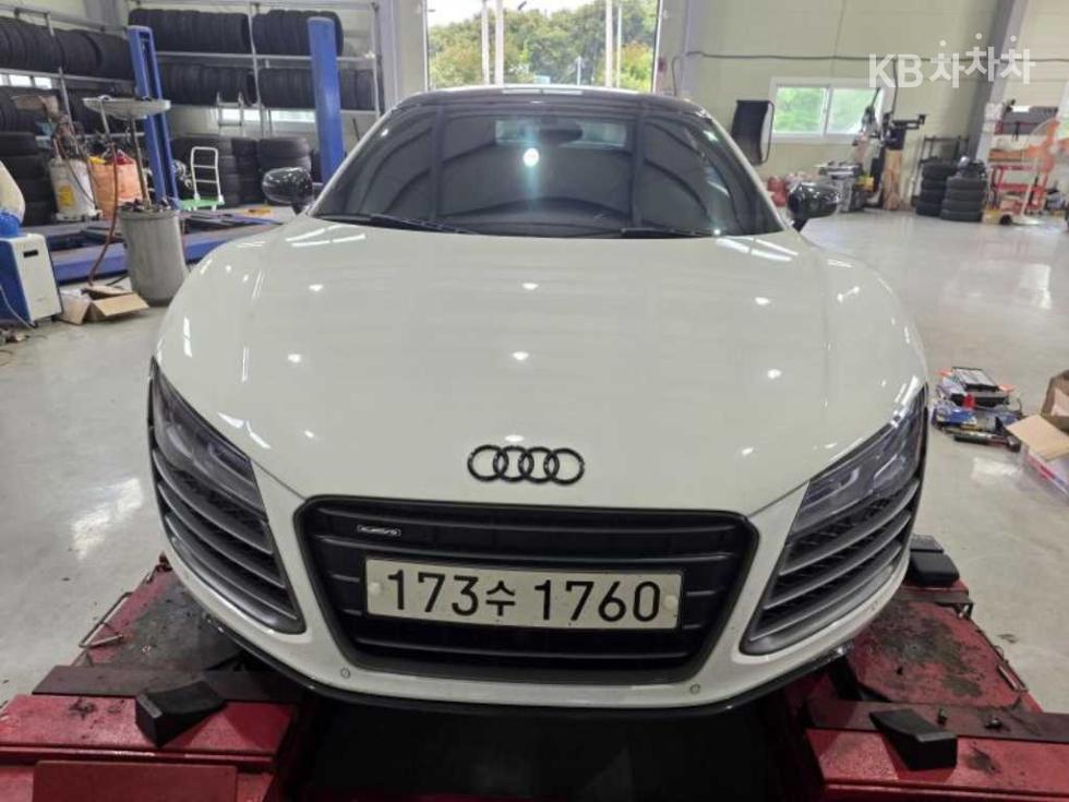 Audi R8