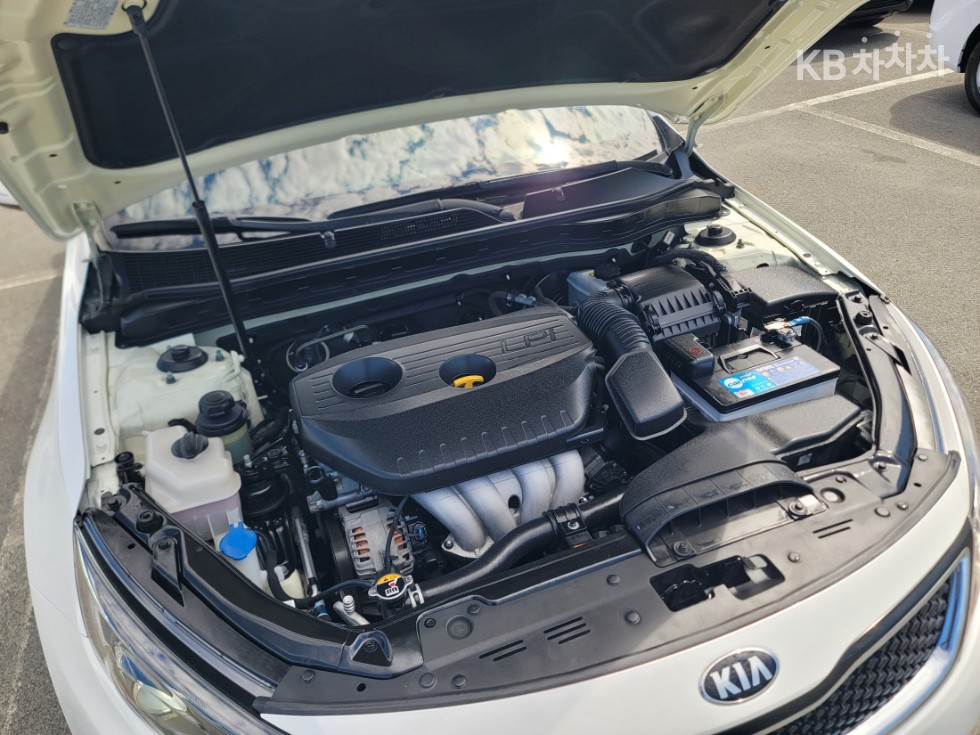 Kia K5 — miniaturë 7