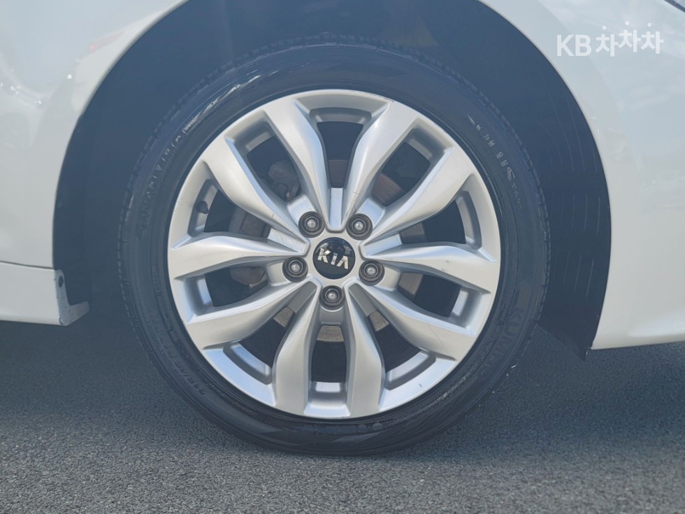 Kia K5 — miniaturë 12
