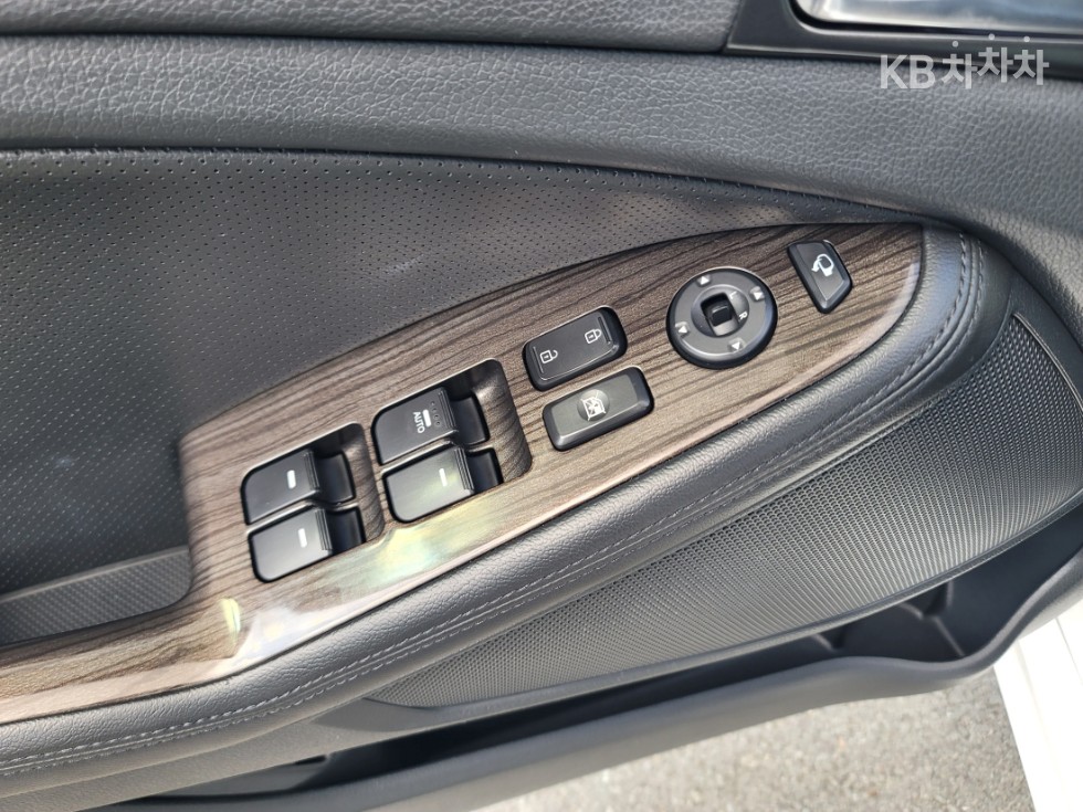 Kia K5 — miniaturë 13
