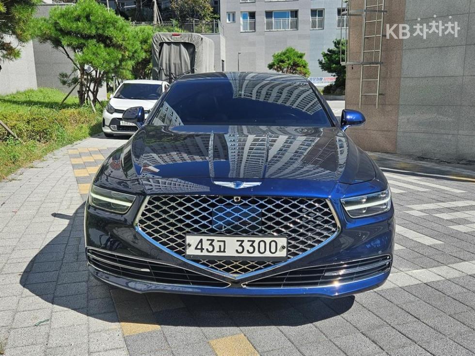 Genesis G90