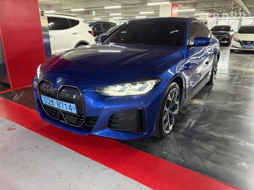 BMW i4