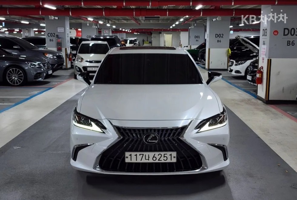 Lexus ES