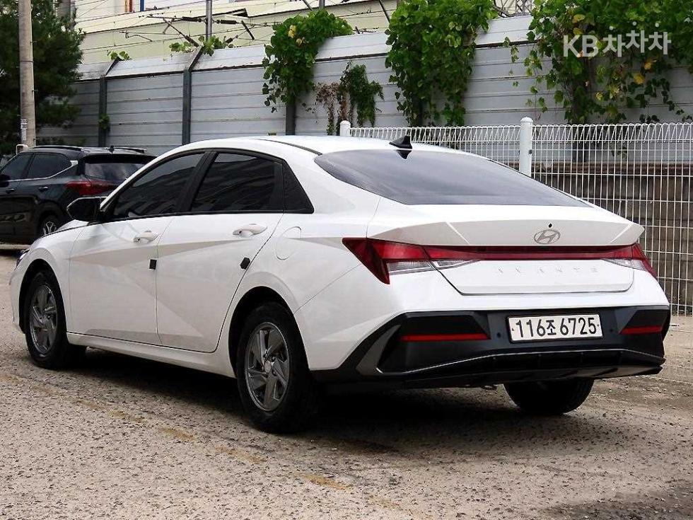 Hyundai Avante Smart — фото 3