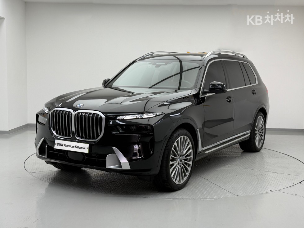 BMW X7 M Sport — фото 1