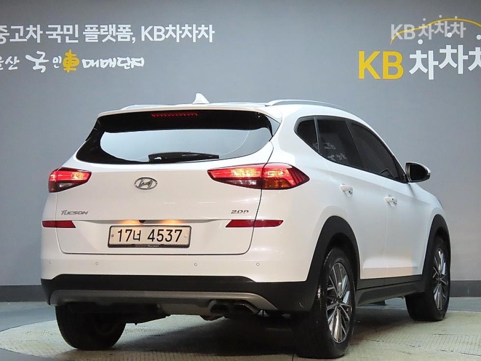 Hyundai Premium — фото 2