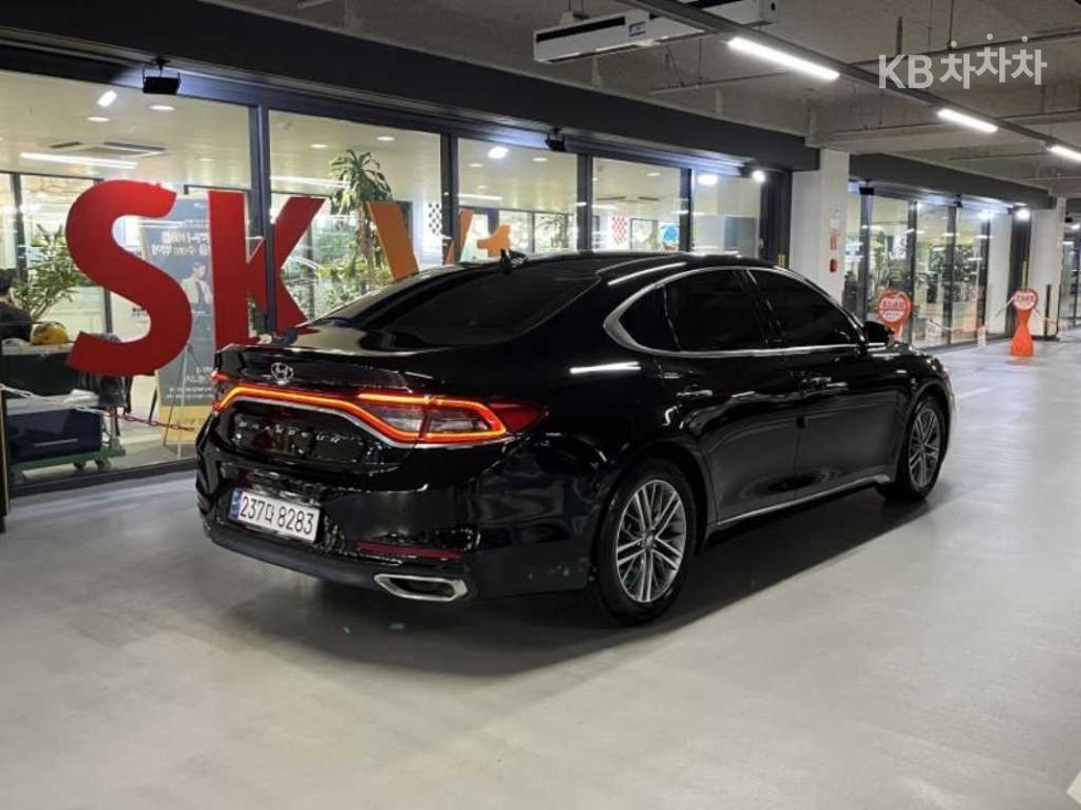 Hyundai Grandeur BASE MODEL — фото 4