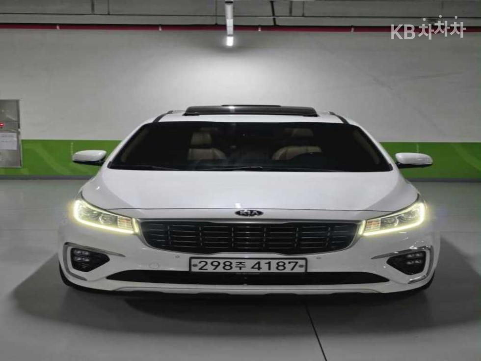 Kia Carnival VIP — фото 1