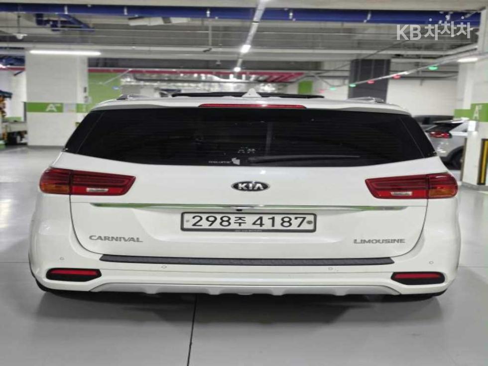 Kia Carnival VIP — фото 2