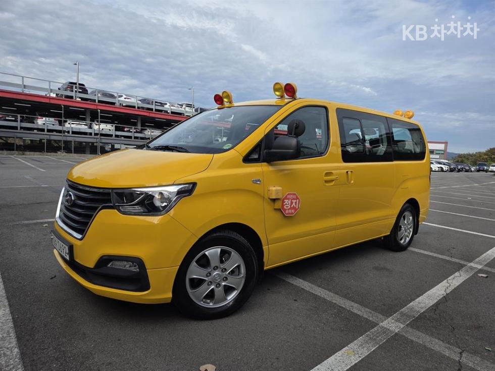Hyundai Starex — фото 1