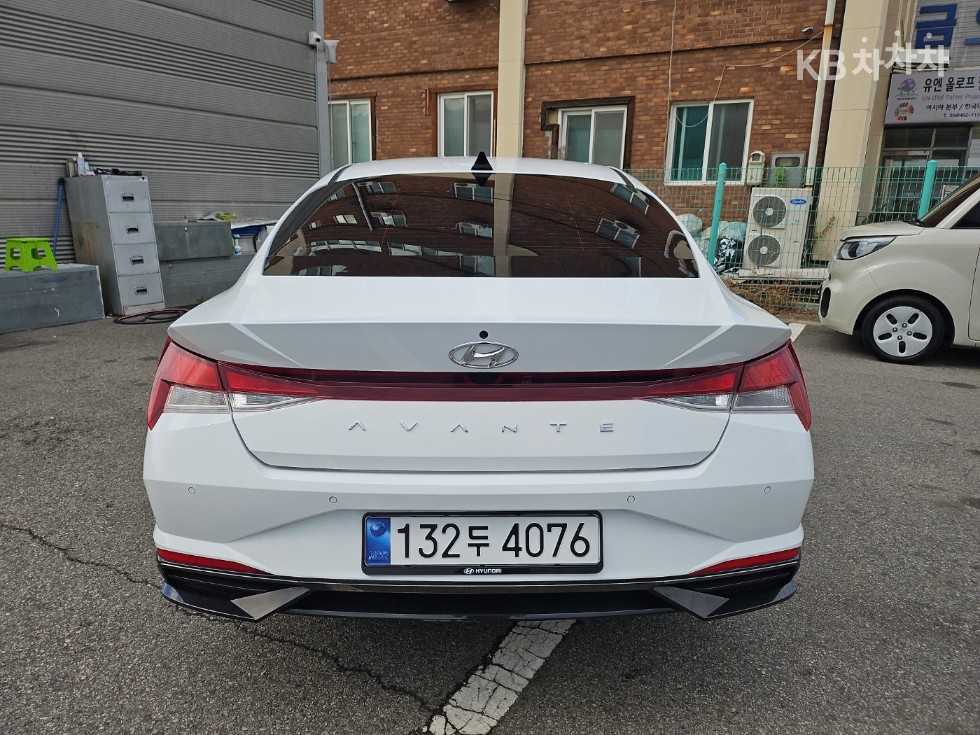 Hyundai Avante — фото 3