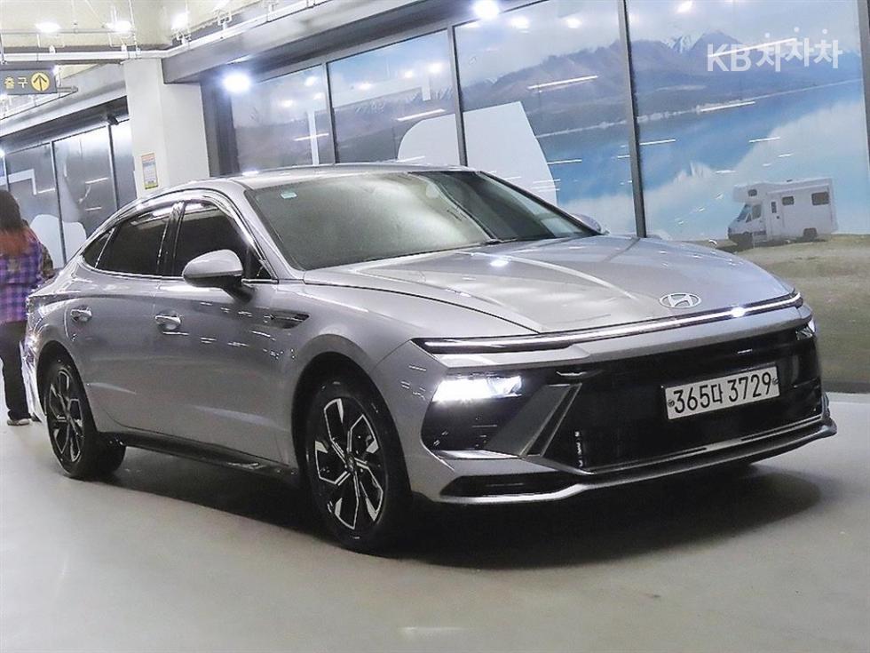 Hyundai Sonata BASE MODEL — фото 1