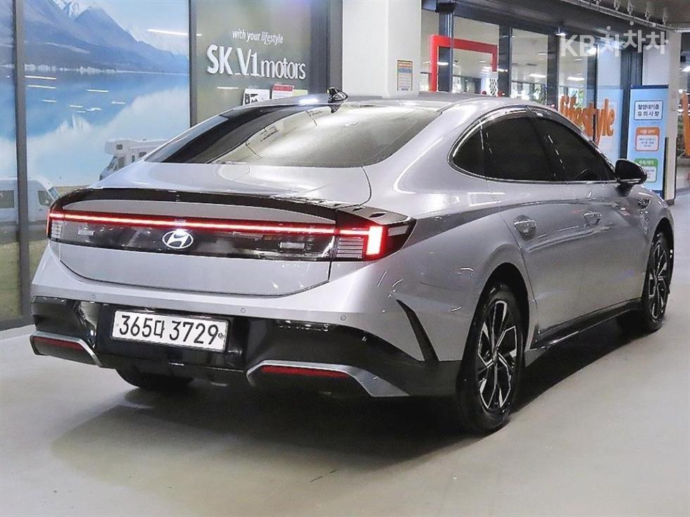 Hyundai Sonata BASE MODEL — фото 4
