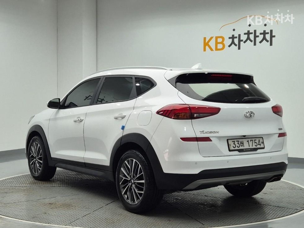 Hyundai Premium — фото 2