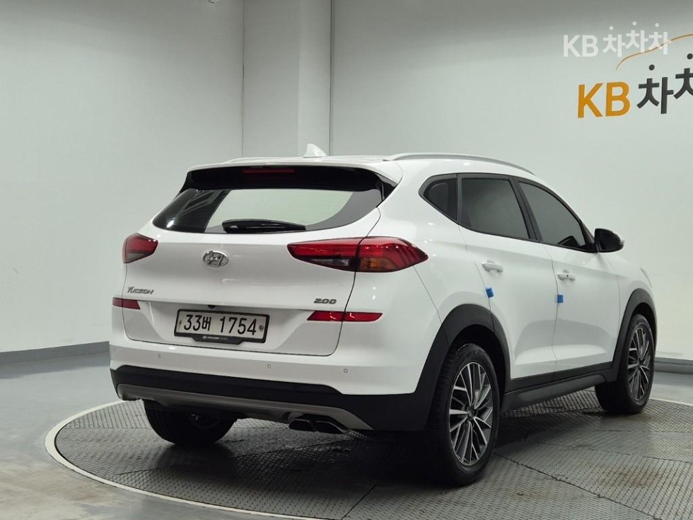 Hyundai Premium — фото 3
