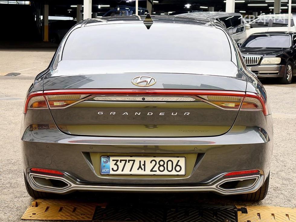 Hyundai Grandeur Premium — фото 3