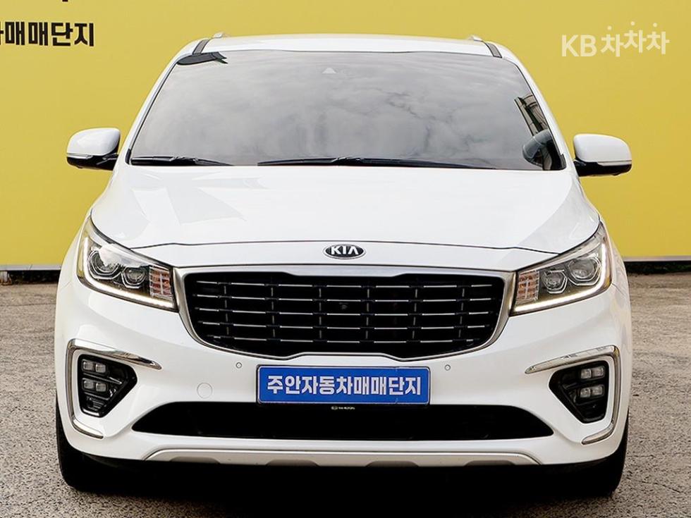 Kia Carnival Noblesse Special — фото 1