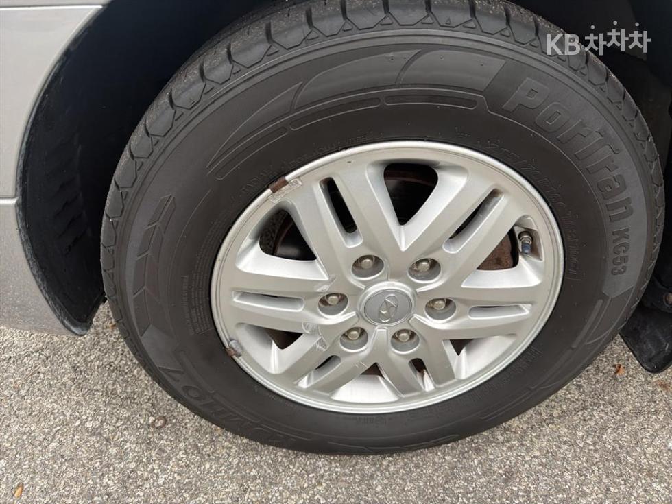 Hyundai Starex — miniaturë 5
