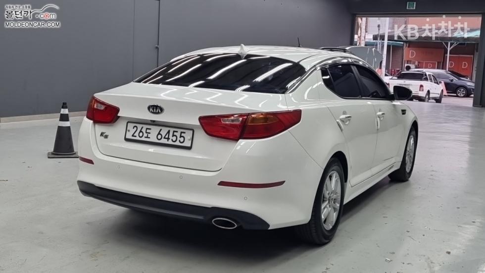 Kia K5 — miniaturë 2