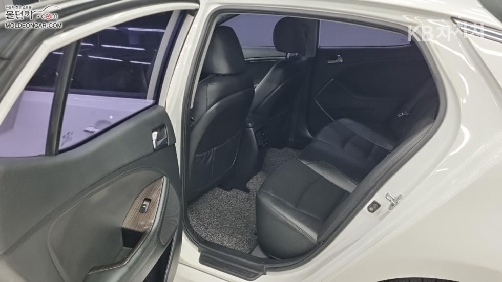 Kia K5 — miniaturë 10