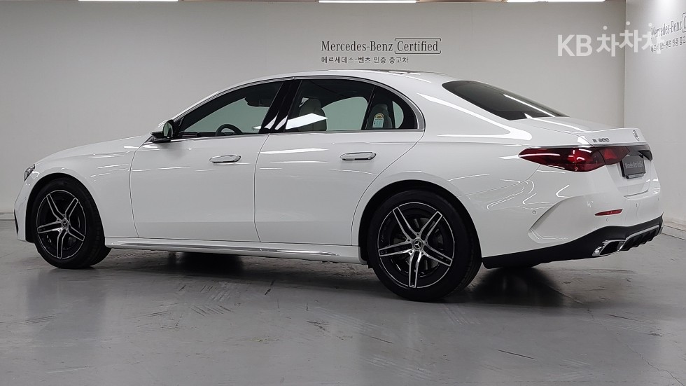 Mercedes-Benz E-Class AMG Line — фото 4