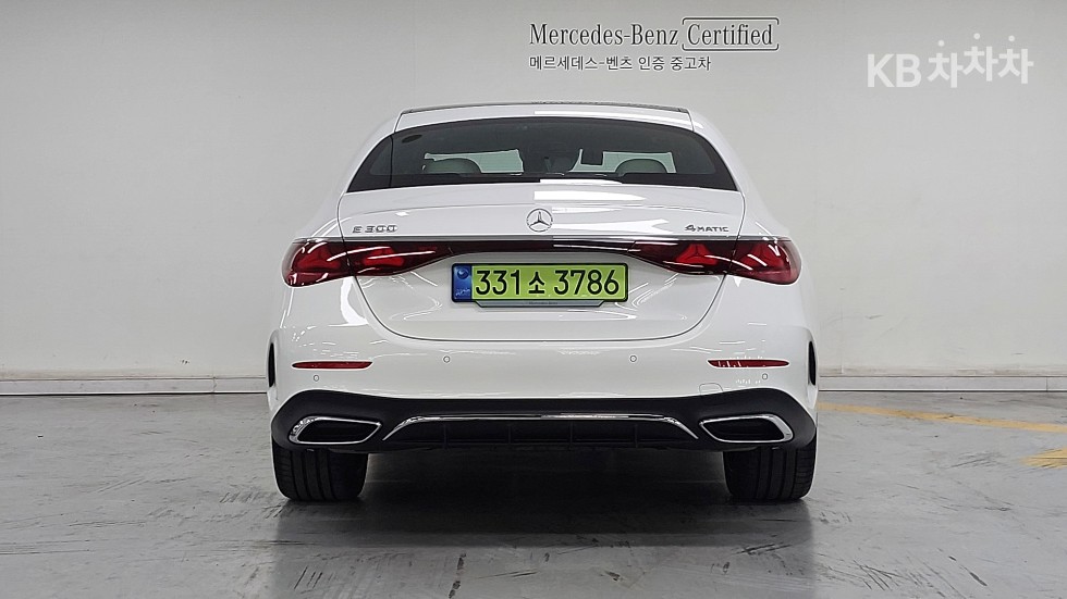 Mercedes-Benz E-Class AMG Line — фото 3