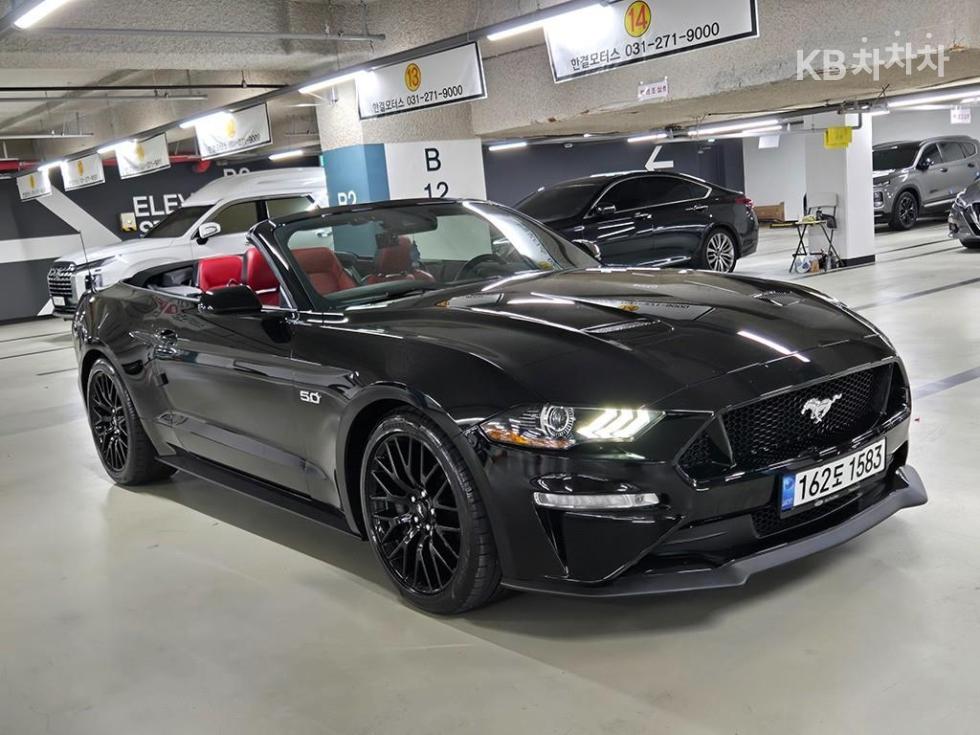 Ford Mustang Premium — фото 1