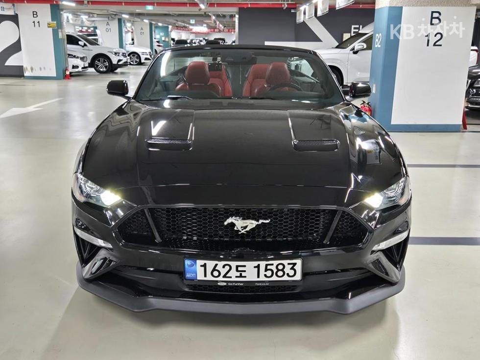 Ford Mustang Premium — фото 2