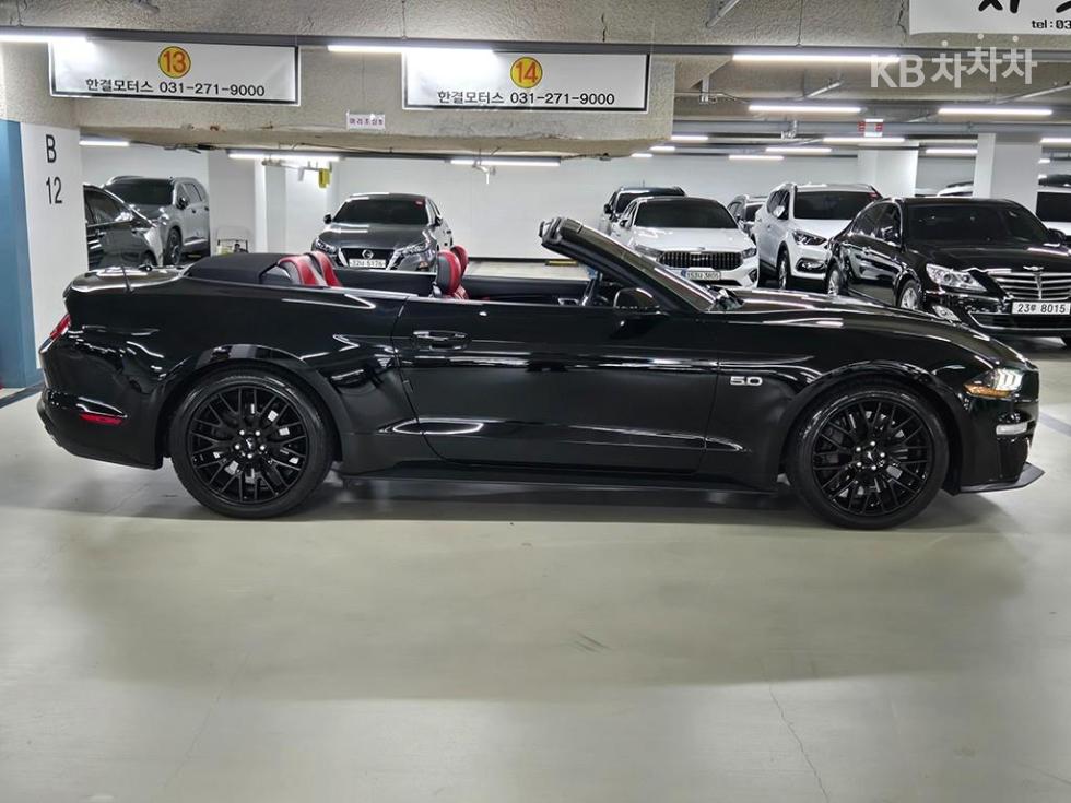 Ford Mustang Premium — фото 3