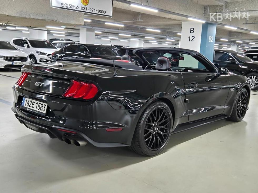 Ford Mustang Premium — фото 4